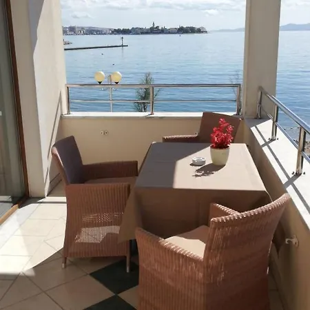 Ivana Oda ve Kahvaltı 3*