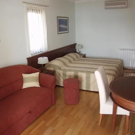 فندق مبيت وإفطار Ivana 3*